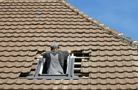 Pose de velux - Fontenay-le-Pesnel